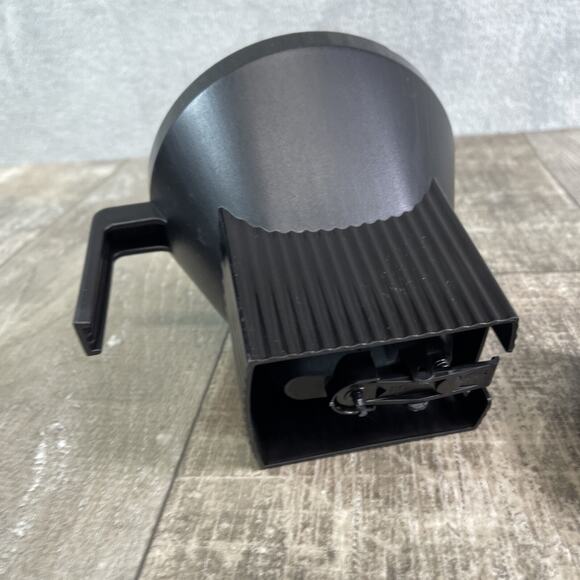 Technivorm Moccamaster Brew-Basket w/ Lid Auto Drip-Stop KBGT - Picture 6 of 6